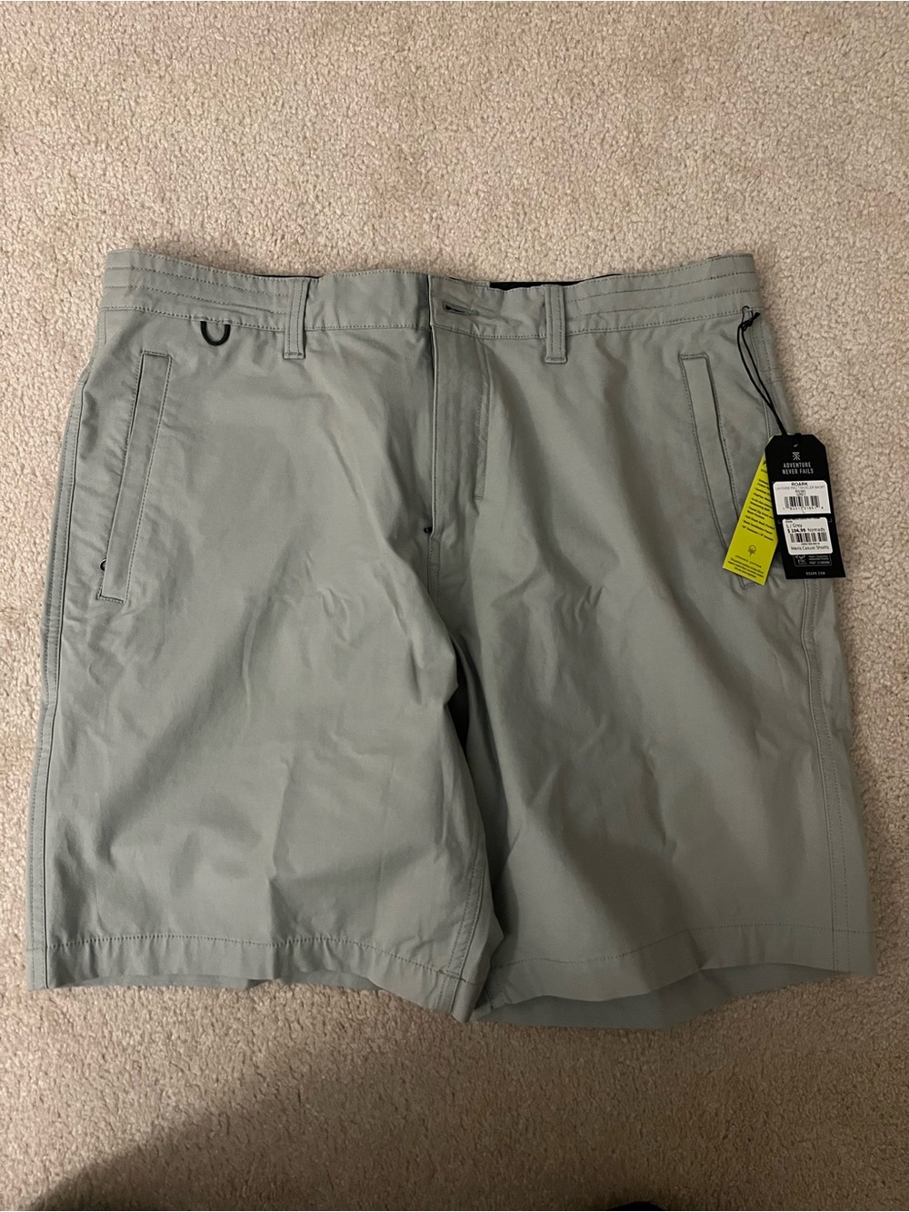 Roark Layover Pro Traveler Light Gray Flat-Front Men's Shorts size large (33-34)